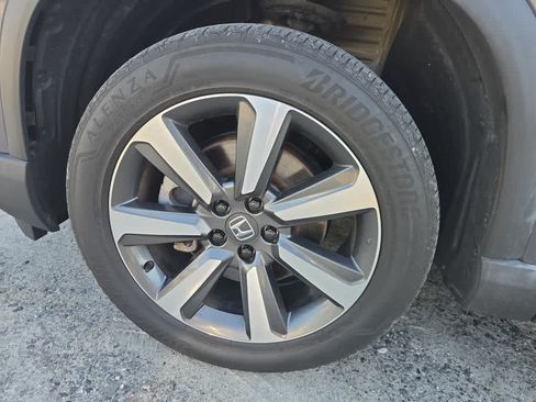 Used 2023 Honda Pilot Touring image 3