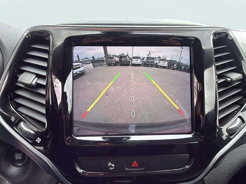 Used 2020 Jeep Cherokee Limited AWD/4WD image 13