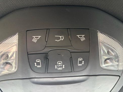 Used 2023 Chrysler Pacifica Touring-L w/ S Appearance Package FWD image 31