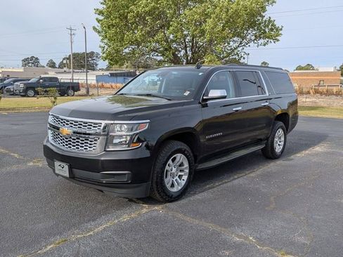 Used 2020 Chevrolet Suburban LT image 7