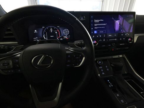 Used 2026 Lexus GX 550 AWD/4WD image 19