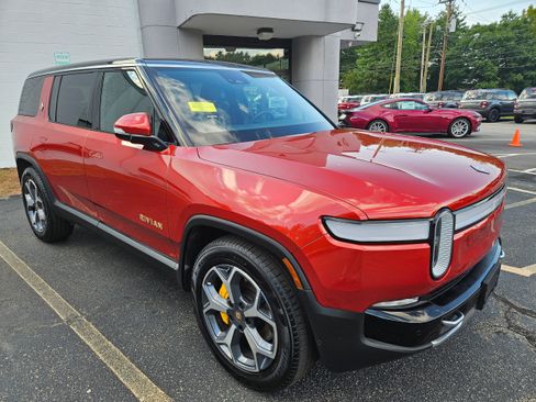 Used 2023 Rivian R1S Launch Edition Quad AWD/4WD image 4