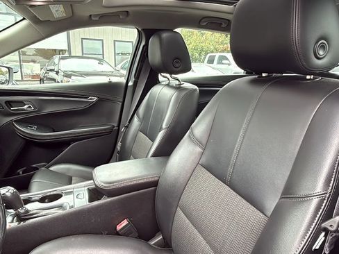 Used 2016 Chevrolet Impala LT w/ Convenience Package image 14