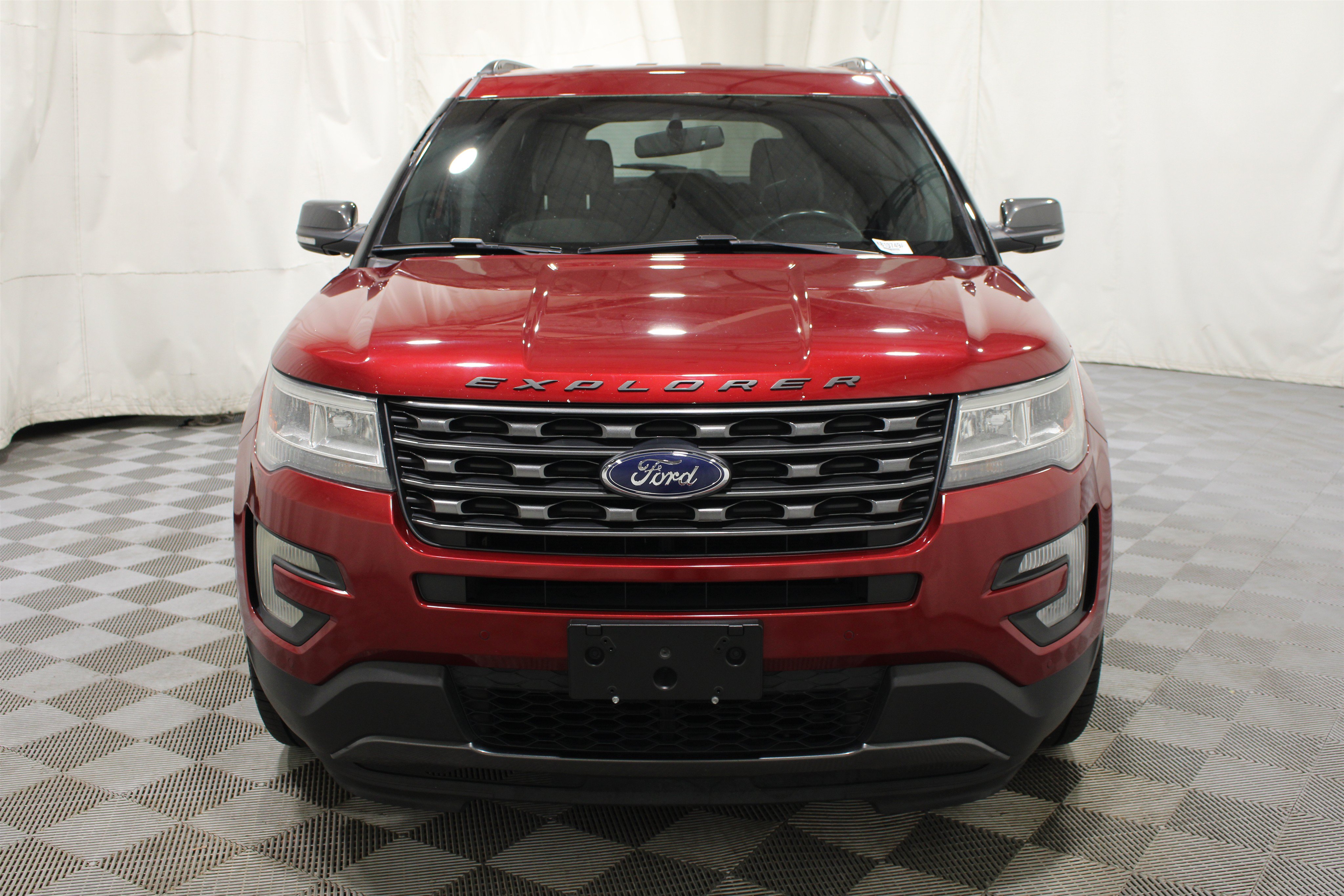 Used 2017 Ford Explorer XLT w/ Equipment Group 202A FWD image 36