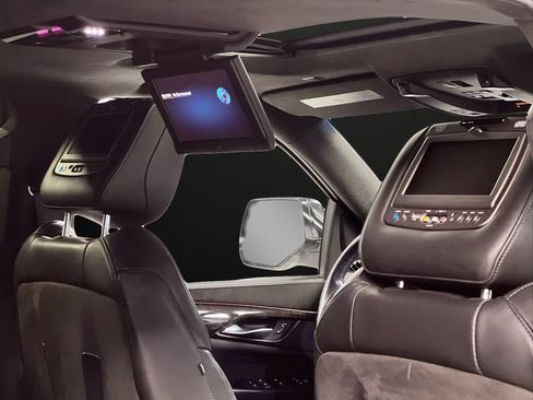 Used 2015 Cadillac Escalade ESV Platinum AWD/4WD image 18
