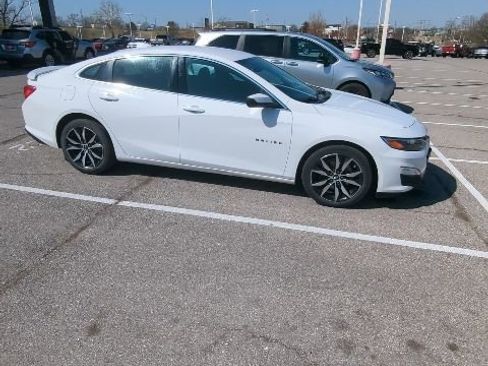 Used 2020 Chevrolet Malibu RS image 9