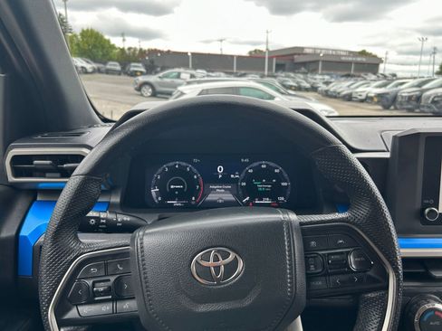 Used 2025 Toyota Tacoma TRD Off-Road AWD/4WD image 29
