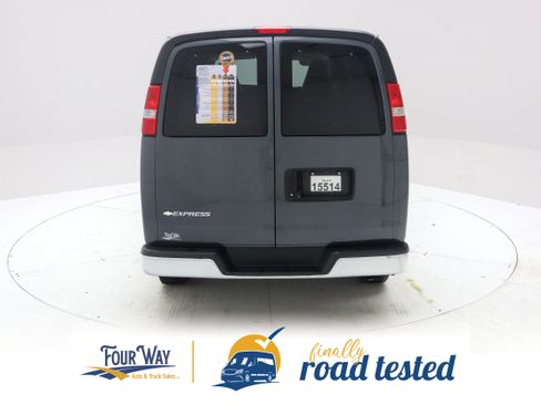 Used 2017 Chevrolet Express 2500 LS RWD image 5