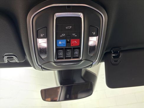 Used 2022 Jeep Wagoneer Series III w/ Premium Group I image 13