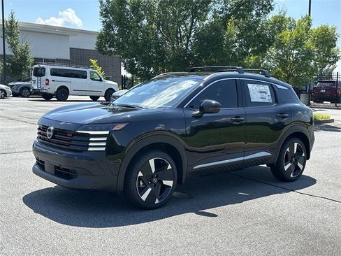 New 2025 Nissan Kicks SR image 3