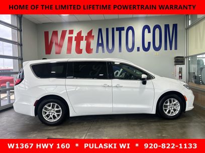 Used 2023 Chrysler Pacifica Touring-L