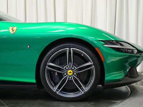 Used 2024 Ferrari Roma Spider image 33