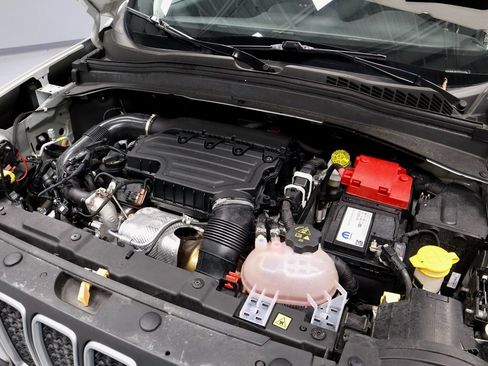 Used 2023 Jeep Renegade Latitude image 16