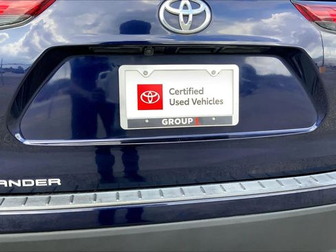 Used 2024 Toyota Highlander XLE FWD image 10
