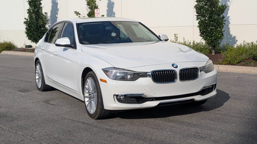 Used 2014 BMW 328i xDrive Sedan AWD/4WD image 2