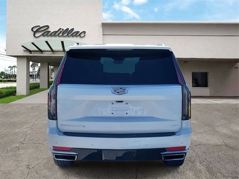 Certified 2021 Cadillac Escalade Premium Luxury image 4