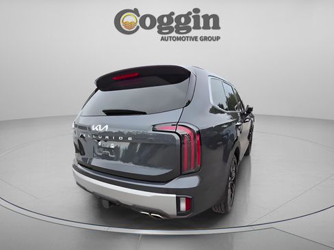 Used 2024 Kia Telluride SX w/ Towing Package image 8