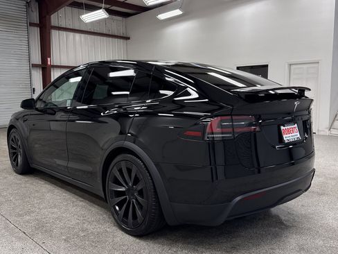 Used 2023 Tesla Model X Base image 18