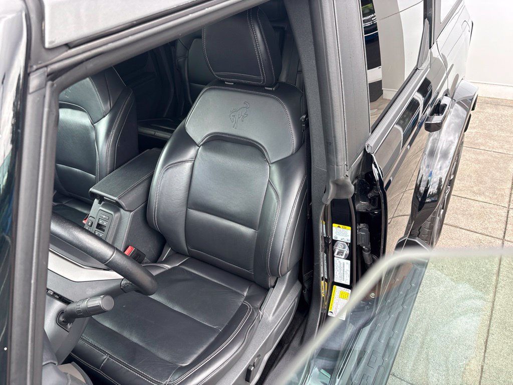 Used 2025 Ford Bronco Outer Banks AWD/4WD image 12
