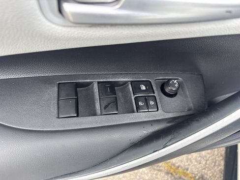 Used 2025 Toyota Corolla SE FWD image 12