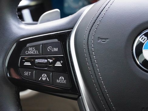 Used 2021 BMW 540i w/ Premium Package image 22