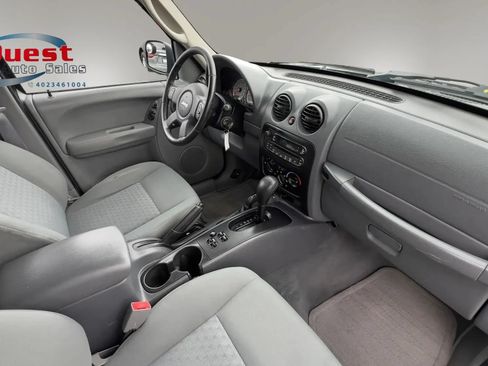 Used 2006 Jeep Liberty Sport AWD/4WD image 16