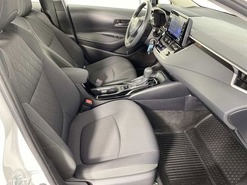 Used 2022 Toyota Corolla LE FWD image 11