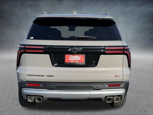 New 2026 Chevrolet Traverse Z71 w/ Enhanced Driving Package image 4