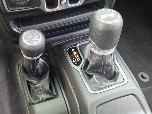 Used 2025 Jeep Wrangler Unlimited Sahara w/ Safety Group AWD/4WD image 27