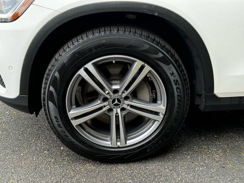 Used 2022 Mercedes-Benz GLC 300 4MATIC image 4
