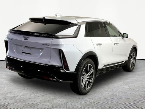 New 2026 Cadillac Lyriq Luxury AWD/4WD image 8
