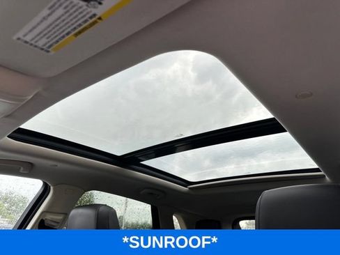 Used 2017 Cadillac XT5 Premium Luxury FWD image 7