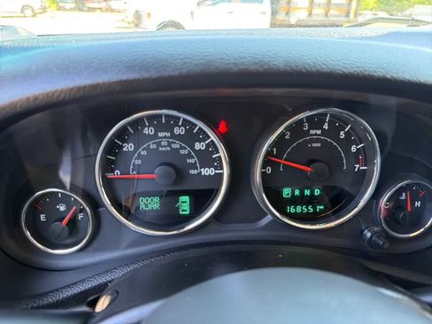 Used 2015 Jeep Wrangler Unlimited Sport w/ Quick Order Package 24S AWD/4WD image 16