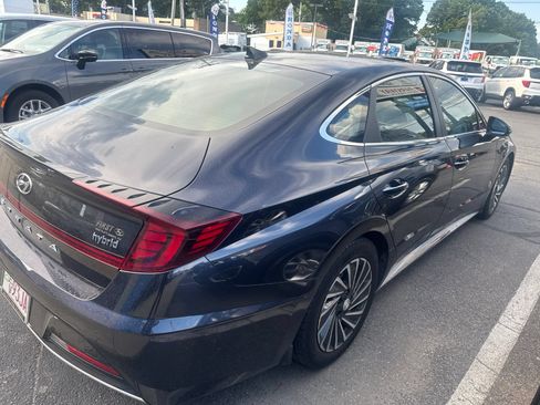 Used 2021 Hyundai Sonata Limited FWD image 2