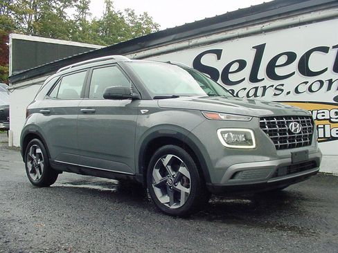 Used 2022 Hyundai Venue Limited image 1
