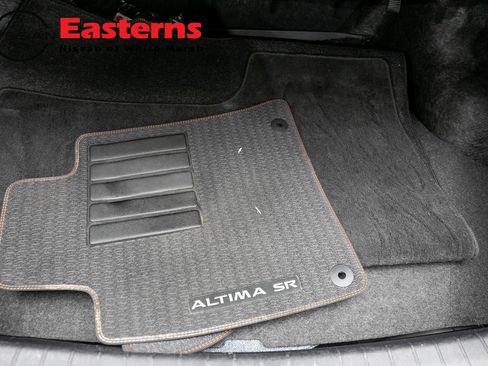 Used 2023 Nissan Altima 2.0 SR FWD image 9