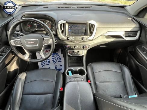 Used 2023 GMC Terrain SLT image 2