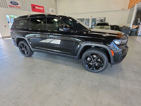 Used 2024 Jeep Grand Cherokee L Laredo AWD/4WD image 6