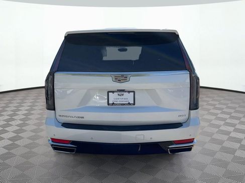 Used 2023 Cadillac Escalade Premium Luxury image 7