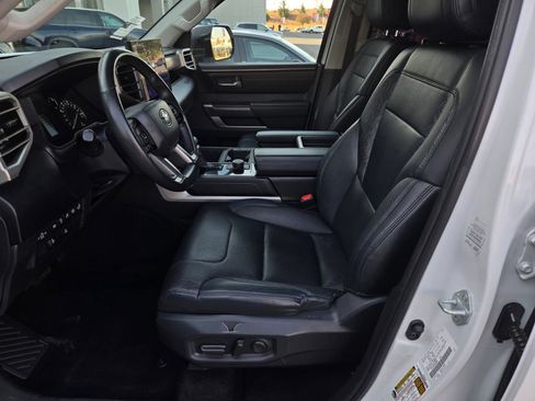 Used 2022 Toyota Tundra SR5 w/ SR5 Premium Package RWD image 16