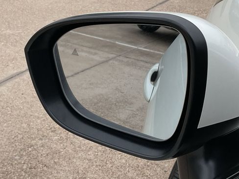 Used 2023 Nissan Rogue SL image 11