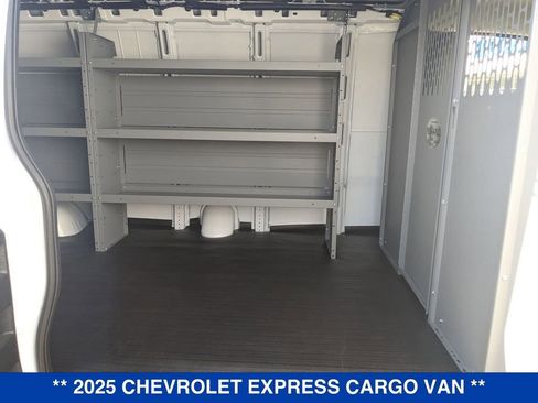New 2025 Chevrolet Express 3500 Extended RWD image 33