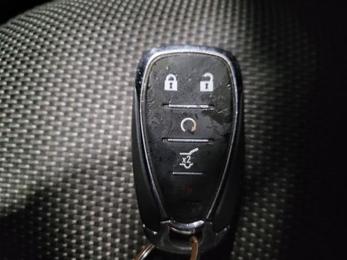 Used 2018 Chevrolet Traverse LT image 32