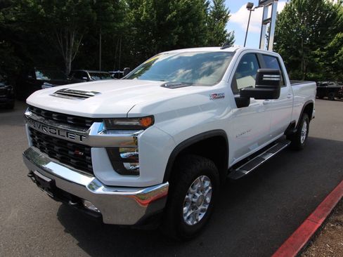 Used 2022 Chevrolet Silverado 2500 LT w/ Convenience Package AWD/4WD image 8