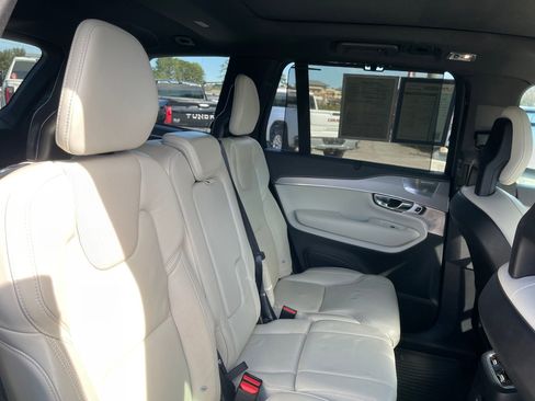 Used 2022 Volvo XC90 T8 R-Design w/ Advanced Package image 26