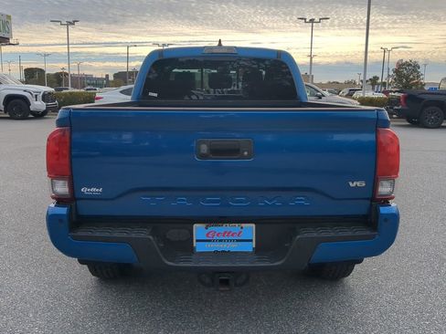 Used 2018 Toyota Tacoma TRD Sport w/ Technology Package image 14