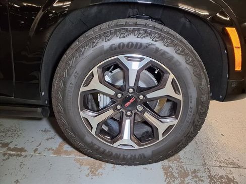 New 2026 GMC Yukon AT4 Ultimate w/ LPO, Floor Liner Package AWD/4WD image 5