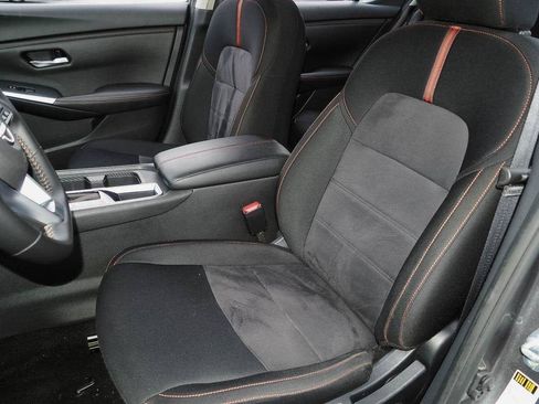 Used 2025 Nissan Sentra SR FWD image 22