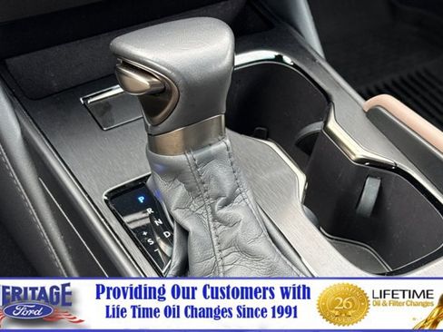 Used 2025 Lexus ES 300h w/ Premium Package image 21