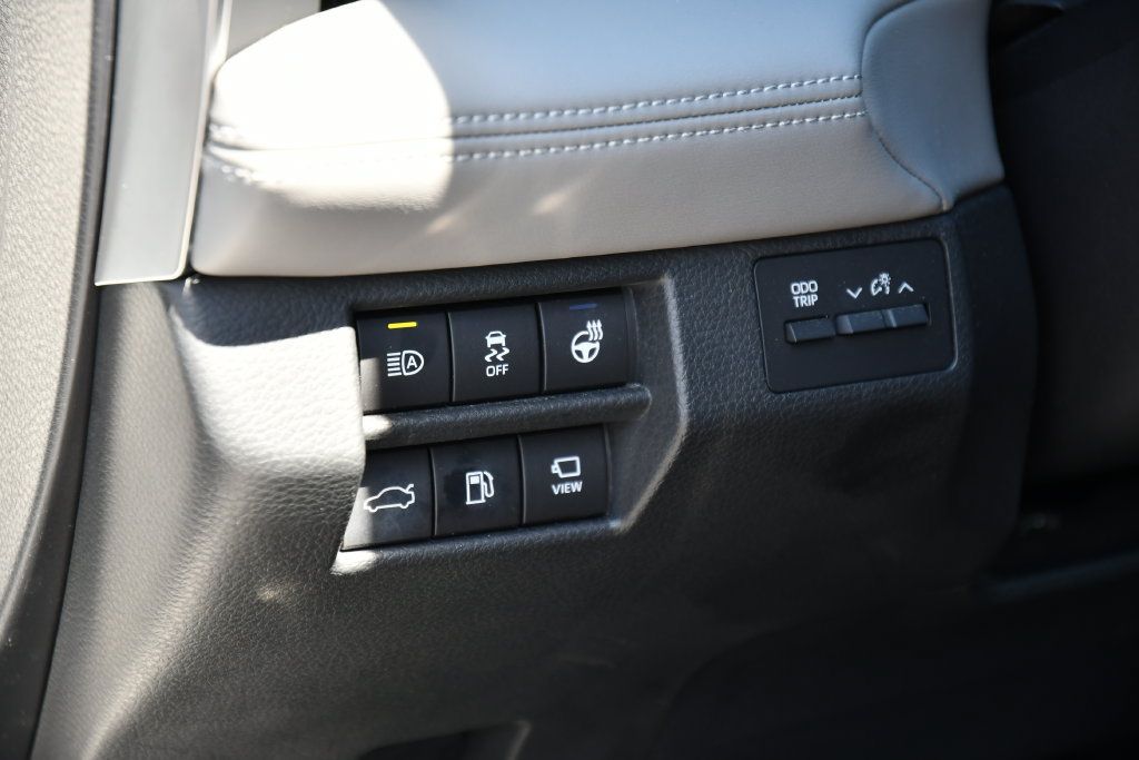 Used 2019 Toyota Avalon Limited w/ Advanced Safety Package FWD image 33
